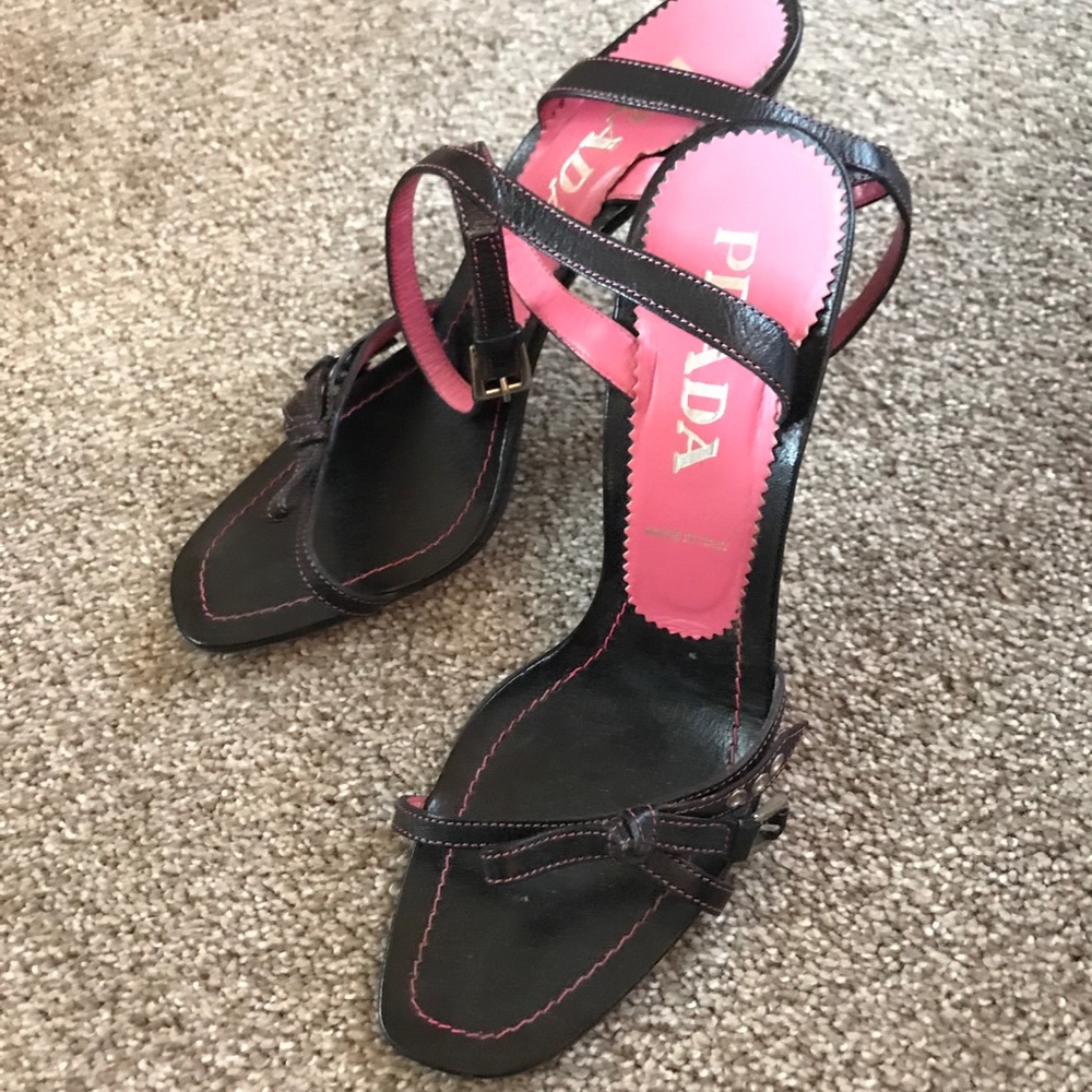 Prada heels - Picture 2 of 2